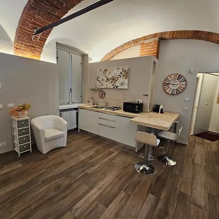 Bilocale In Centro Storico! Appartement Alba  Buitenkant foto