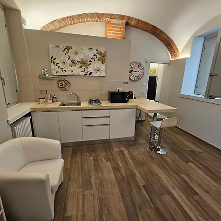 Bilocale In Centro Storico! Appartement Alba  Buitenkant foto