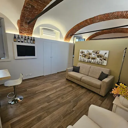 Bilocale In Centro Storico! Appartement Alba  Buitenkant foto