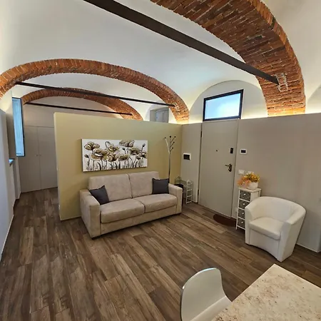 Bilocale In Centro Storico! Appartement Alba  Buitenkant foto