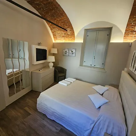 Bilocale In Centro Storico! Appartement Alba  Buitenkant foto